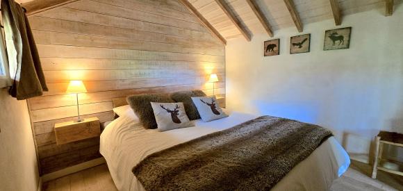 Cabane dans les arbres avec jacuzzi privatif