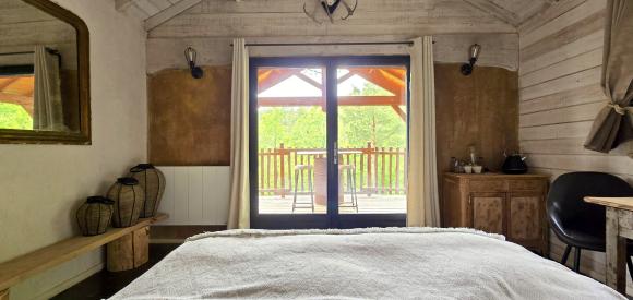 Cabanes dans les arbres avec jacuzzi privatif