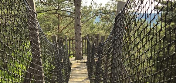 Cabanes dans les arbres avec jacuzzi privatif