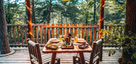 Cabanes dans les arbres avec jacuzzi privatif