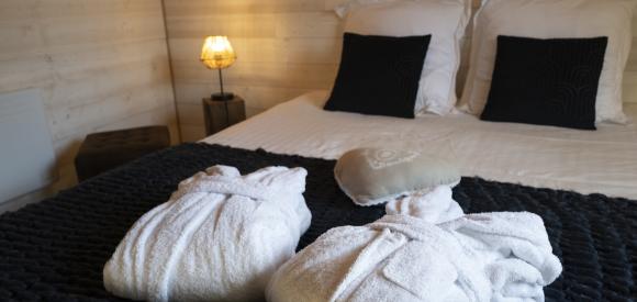 Chalet avec jacuzzi intérieur privatif, proche Sarlat