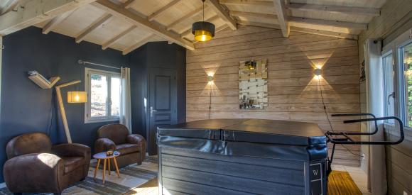 Chalet avec jacuzzi intérieur privatif, proche Sarlat