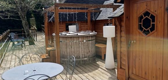 Cabane de Charme avec Bain nordique, proche Sarlat