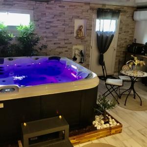 Suite romantique et Cozy avec Jacuzzi privatif, Finistère
