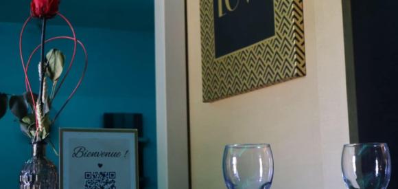Suite love avec spa et sauna dans son ambiance baroque, proche Rennes