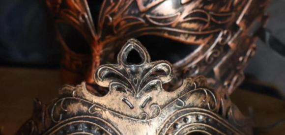 Suite love avec spa et sauna dans son ambiance baroque, proche Rennes