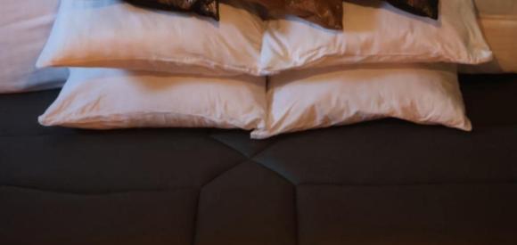 Suite love avec spa et sauna dans son ambiance baroque, proche Rennes