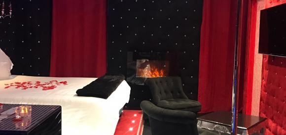 Suite cabaret avec spa privatif, Lyon