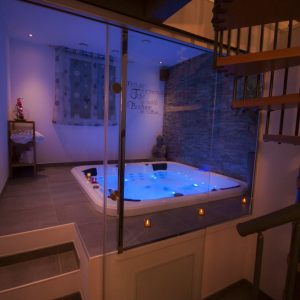 Chambre romantique avec jacuzzi privatif, proche Toulon