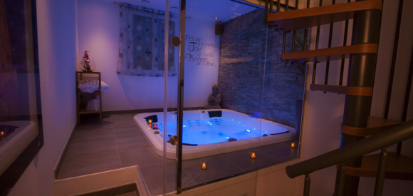 Chambre romantique avec jacuzzi privatif, proche Toulon