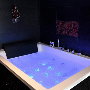 Suite romantique avec jacuzzi privé au coeur de la provence