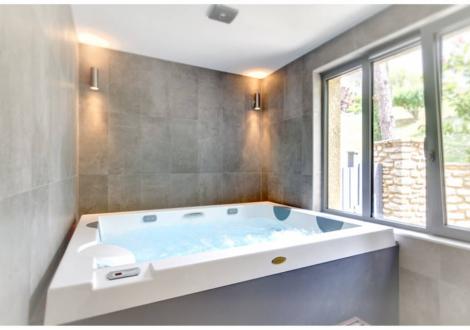 Location maison avec jacuzzi in.trouvable Deco jacuzzi interieur