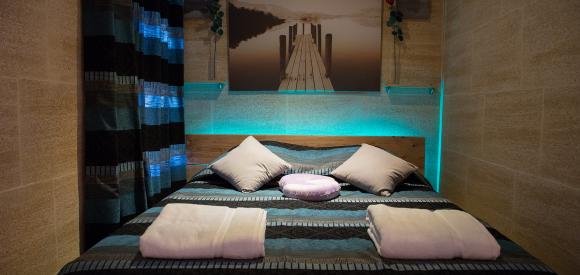 Love Room avec jacuzzi privé, tout proche d'Avignon, Arles et Nîmes