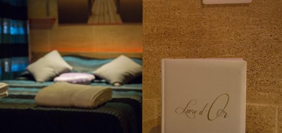 Love Room avec jacuzzi privé, tout proche d'Avignon, Arles et Nîmes