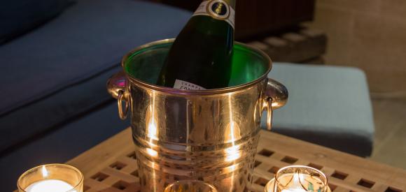 Love Room avec jacuzzi privé, tout proche d'Avignon, Arles et Nîmes