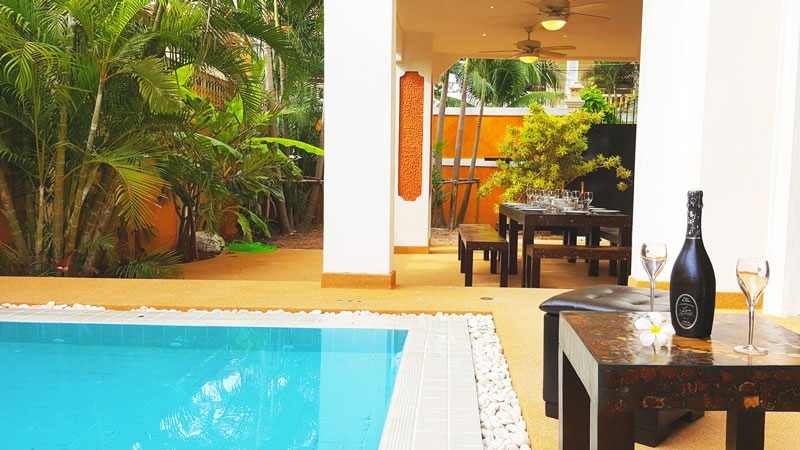 Villa De Luxe Avec Jacuzzi Et Piscine Privé à Pattaya En Thailande