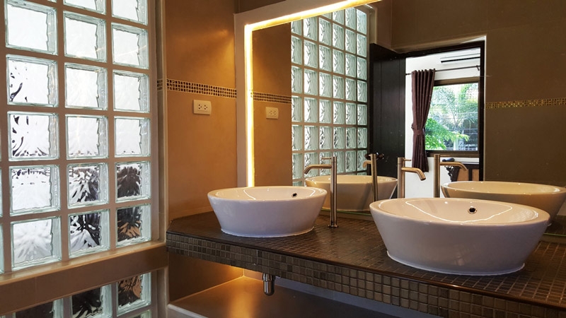 Villa De Luxe Avec Jacuzzi Et Piscine Privé à Pattaya En Thailande