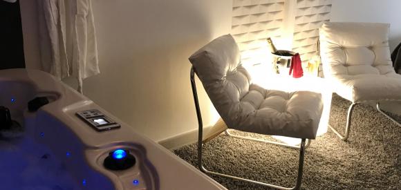 Loveroom avec spa privatif proche Mont Saint Michel
