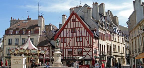 Appartement cosy et sensuel, avec baignoire balnéothérapie, centre historique de Dijon