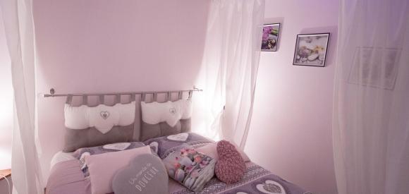 Love room de luxe avec jacuzzi et hammam privatifs proche Toulon