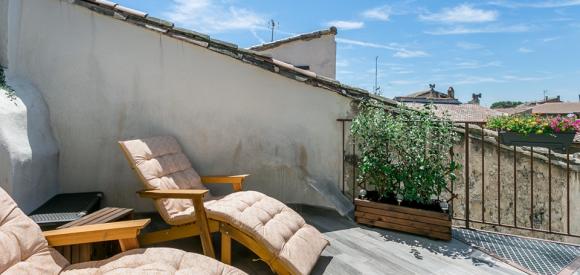 Nuit étoilée, appartement avec Jacuzzi privé sur les toits de l'Isle sur la Sorgue, à proximité d'Avignon