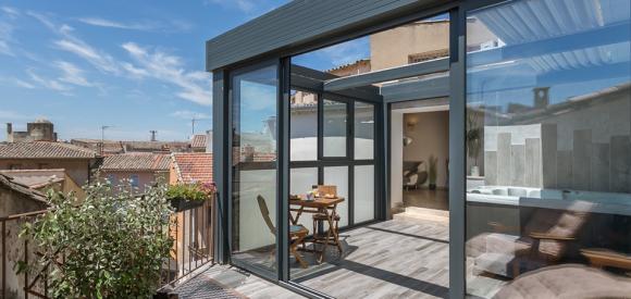 Nuit étoilée, appartement avec Jacuzzi privé sur les toits de l'Isle sur la Sorgue, à proximité d'Avignon