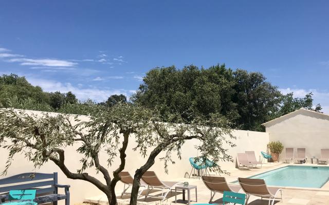 Mazet avec jacuzzi privatif et piscine, Uzes