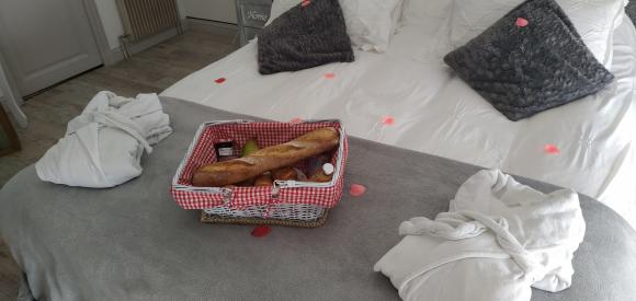 Love room avec jacuzzi, proche Sarlat