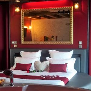 Magnifique gite romantique et sexy pour amoureux, spa, lit rond à Tours