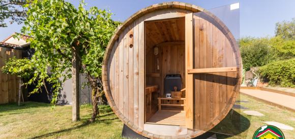 Kota romantique et insolite  jacuzzi et douche finlandaise, à 20 min de Nantes