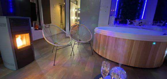 LOFT LOVE SPA privé , mur végétal, feu de bois, vélos, BAIE DE SOMME