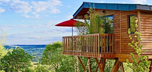 Cabane luxe avec vue panoramique et spa privatif, en Bourgogne