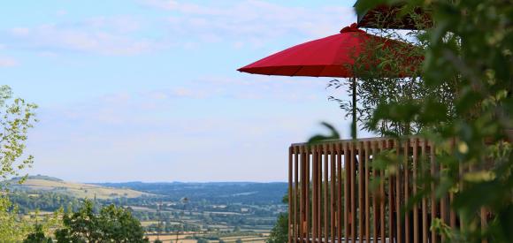 Cabane luxe avec vue panoramique et spa privatif, en Bourgogne