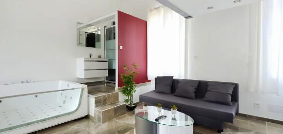 Appartement dans un chateau avec jacuzzi privatif, Var