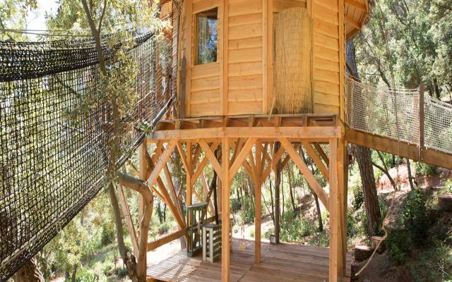 Cabane perchée spa privatif dans la nature, Var