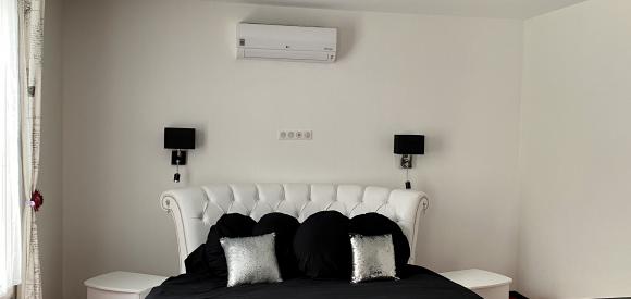 Suite avec Lit Rond, jacuzzi et sauna à Epernay