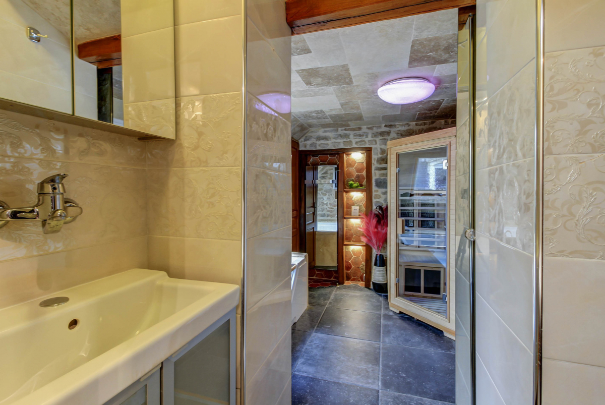 Appartement Glamour Avec Spa Privatif Et Sauna A Dijon Introuvable Appartement Glamour Avec Spa Privatif Et Sauna A Dijon Introuvable
