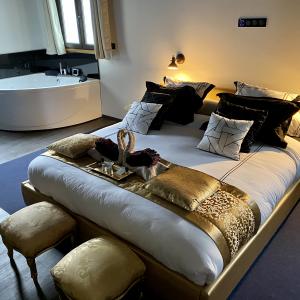 Magnifique suite avec spa, hammam, sauna et cheminée privatifs, Epernay