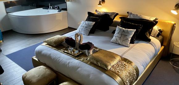 Magnifique suite avec spa, hammam, sauna et cheminée privatifs, Epernay