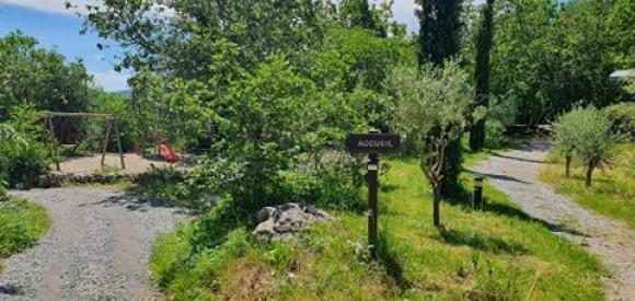 Cabane au milieu de la nature avec spa privatif, Ardèche