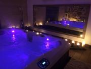 Suite romantique de 70m² avec jacuzzi XXL Nîmes - 1