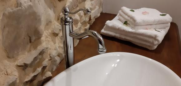 Suite romantique de 70m² avec jacuzzi XXL Nîmes