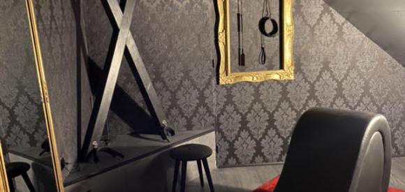 Suite de luxe avec pièce cachée coquine et bain balnéothérapie à moins d'une heure de Paris, Normandie
